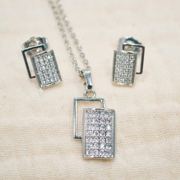 Jgo. Collar y Aretes - Cuadros y Zirconias - Plateado